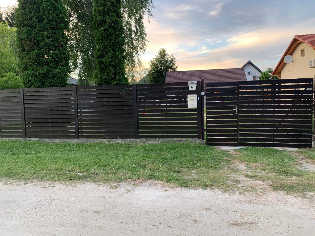 Balatonmariafuerdo Nyaralo Villa Buitenkant foto