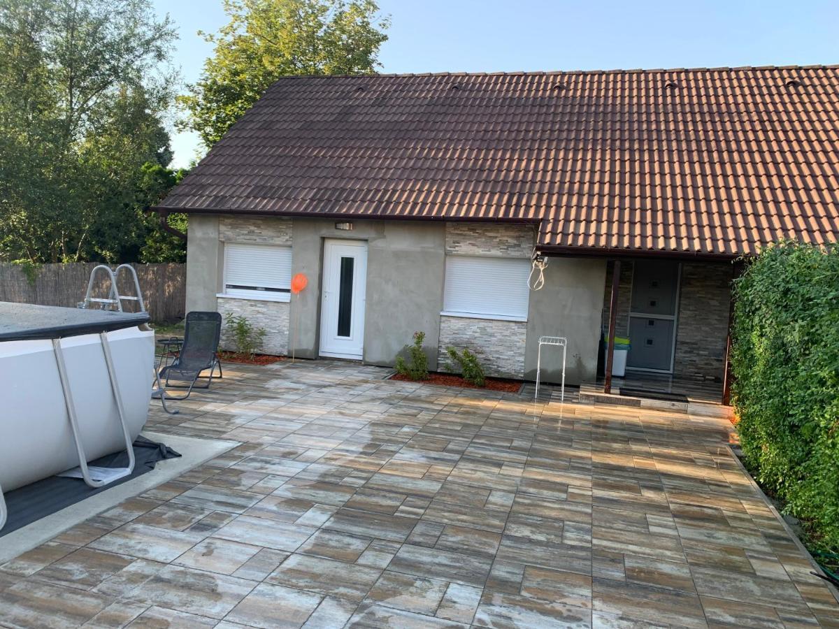 Balatonmariafuerdo Nyaralo Villa Buitenkant foto